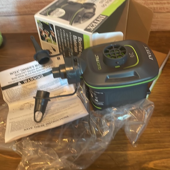 Intex Quick-Fill Air Pump Series for Inflatables Mattress Bed Pool Toy (AC/DC - Picture 12 of 12